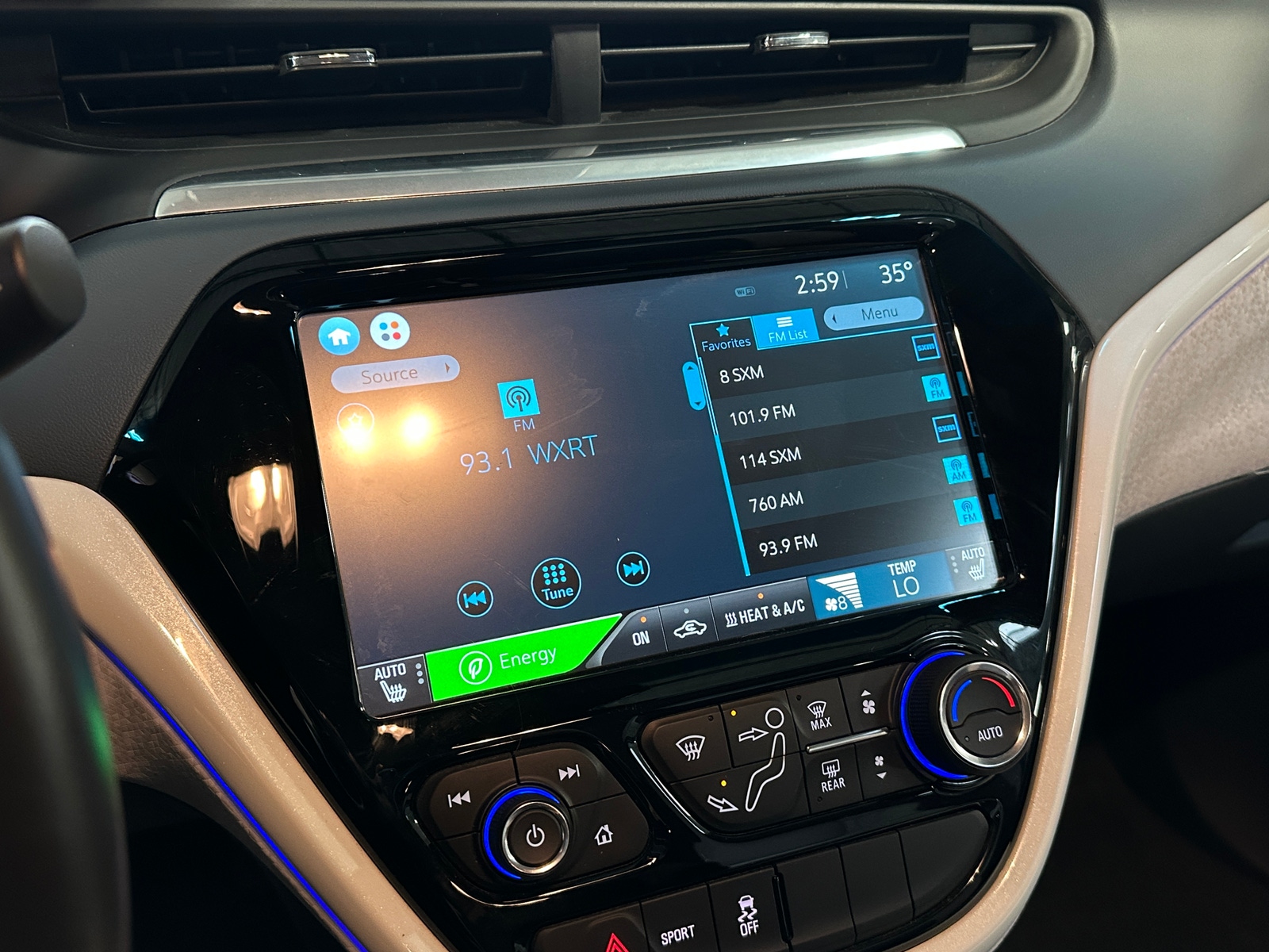 Thumbnail: 2017 Chevrolet Bolt EV - 3