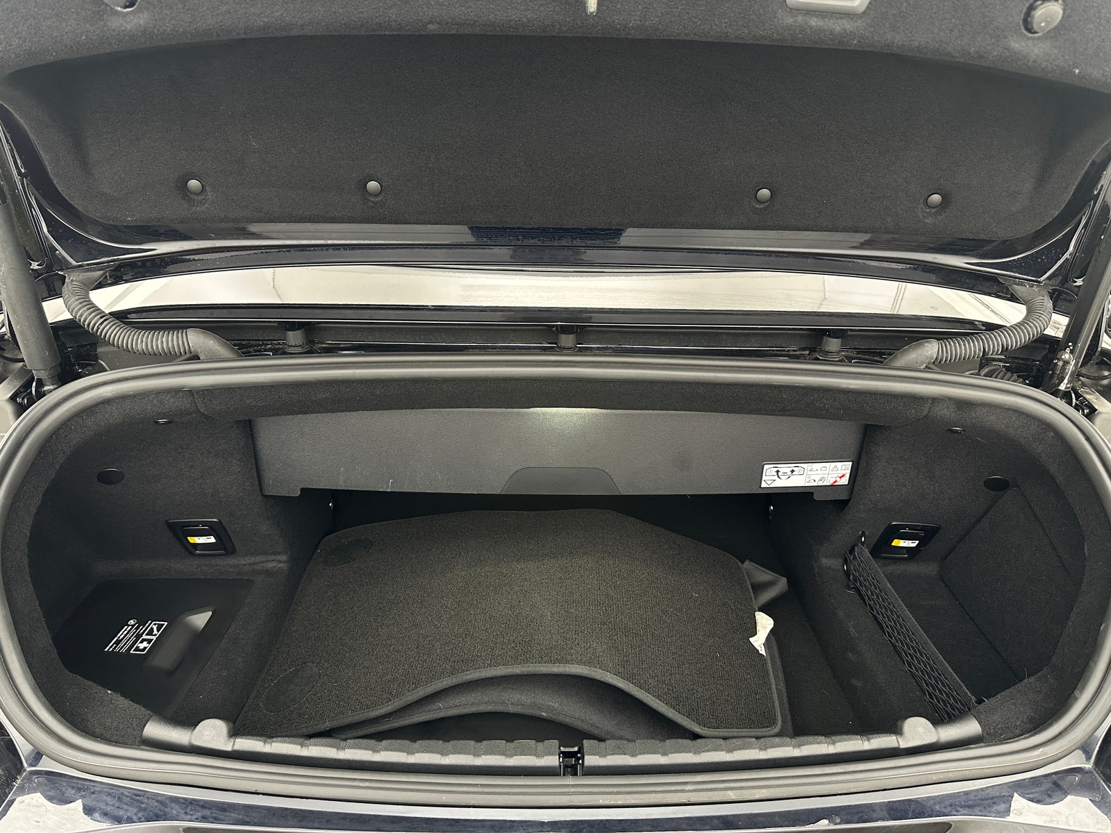 Thumbnail: 2025 BMW 8 Series - 6