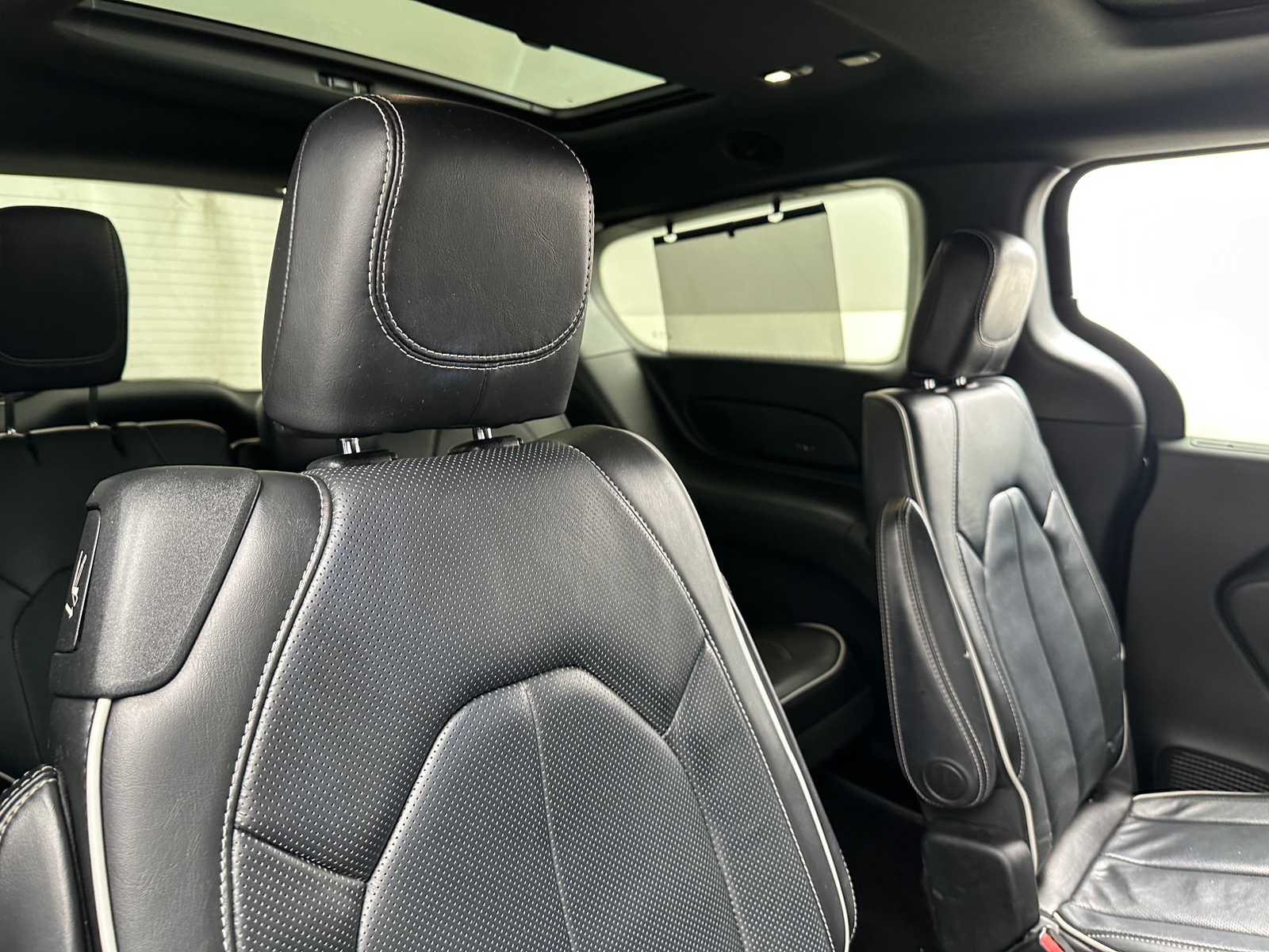 Thumbnail: 2018 Chrysler Pacifica - 5