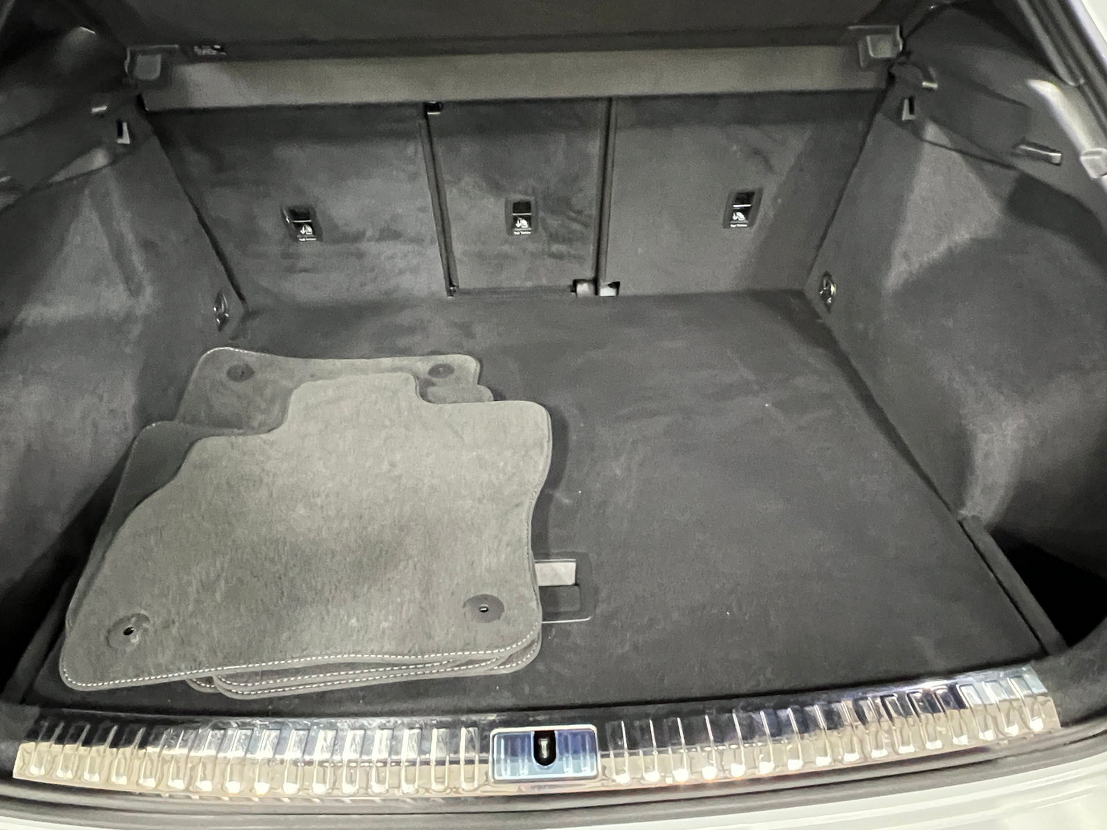 Thumbnail: 2020 Audi Q3 - 6