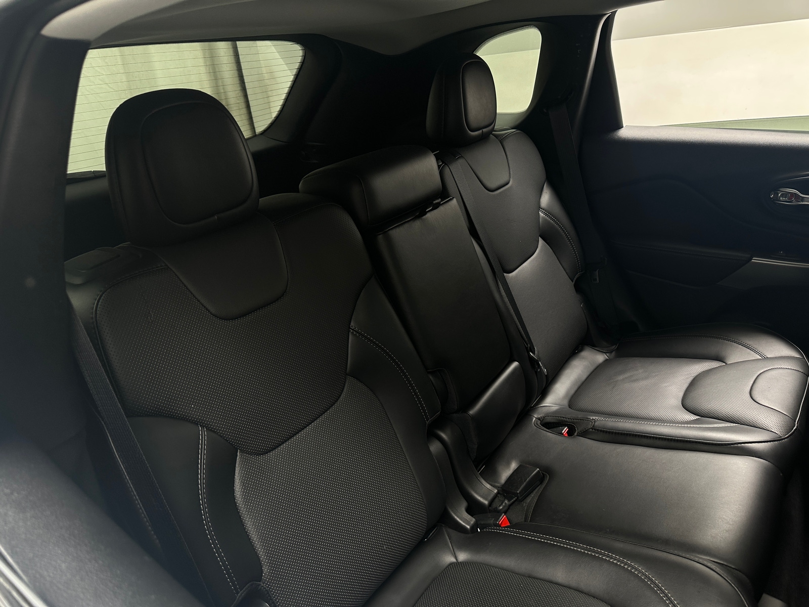 Thumbnail: 2021 Jeep Cherokee - 5