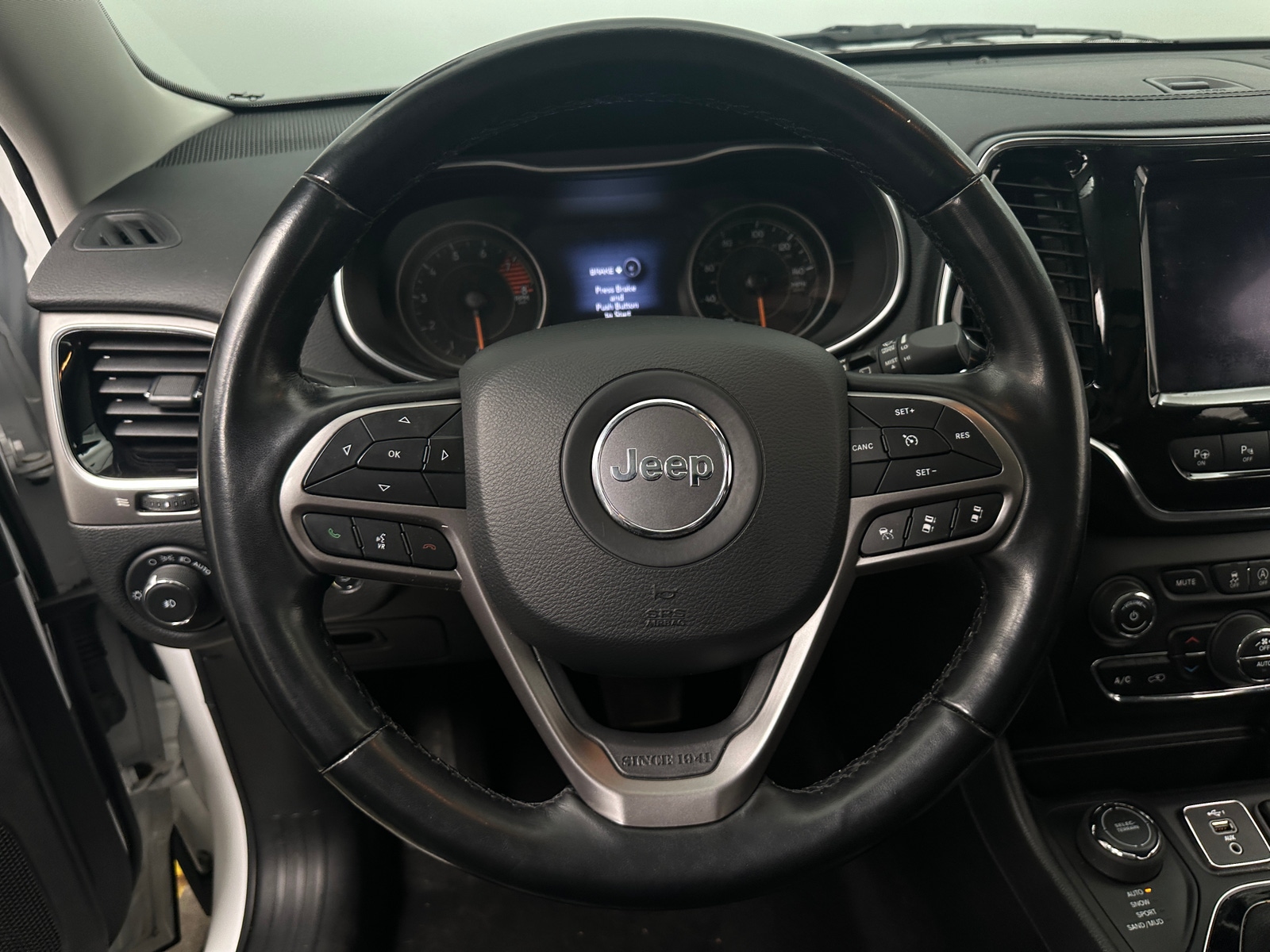 Thumbnail: 2021 Jeep Cherokee - 4