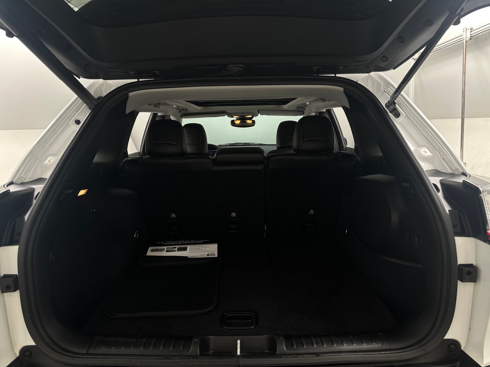 Thumbnail: 2021 Jeep Cherokee - 6