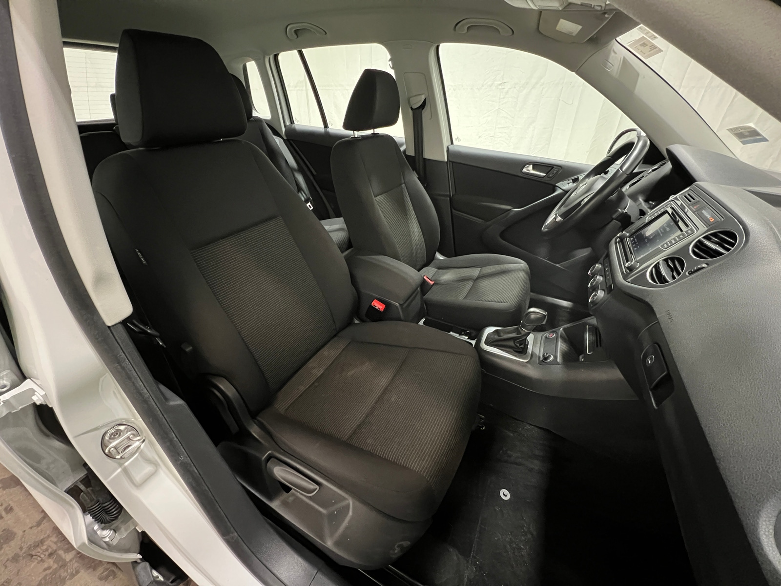 Thumbnail: 2018 Volkswagen Tiguan - 2