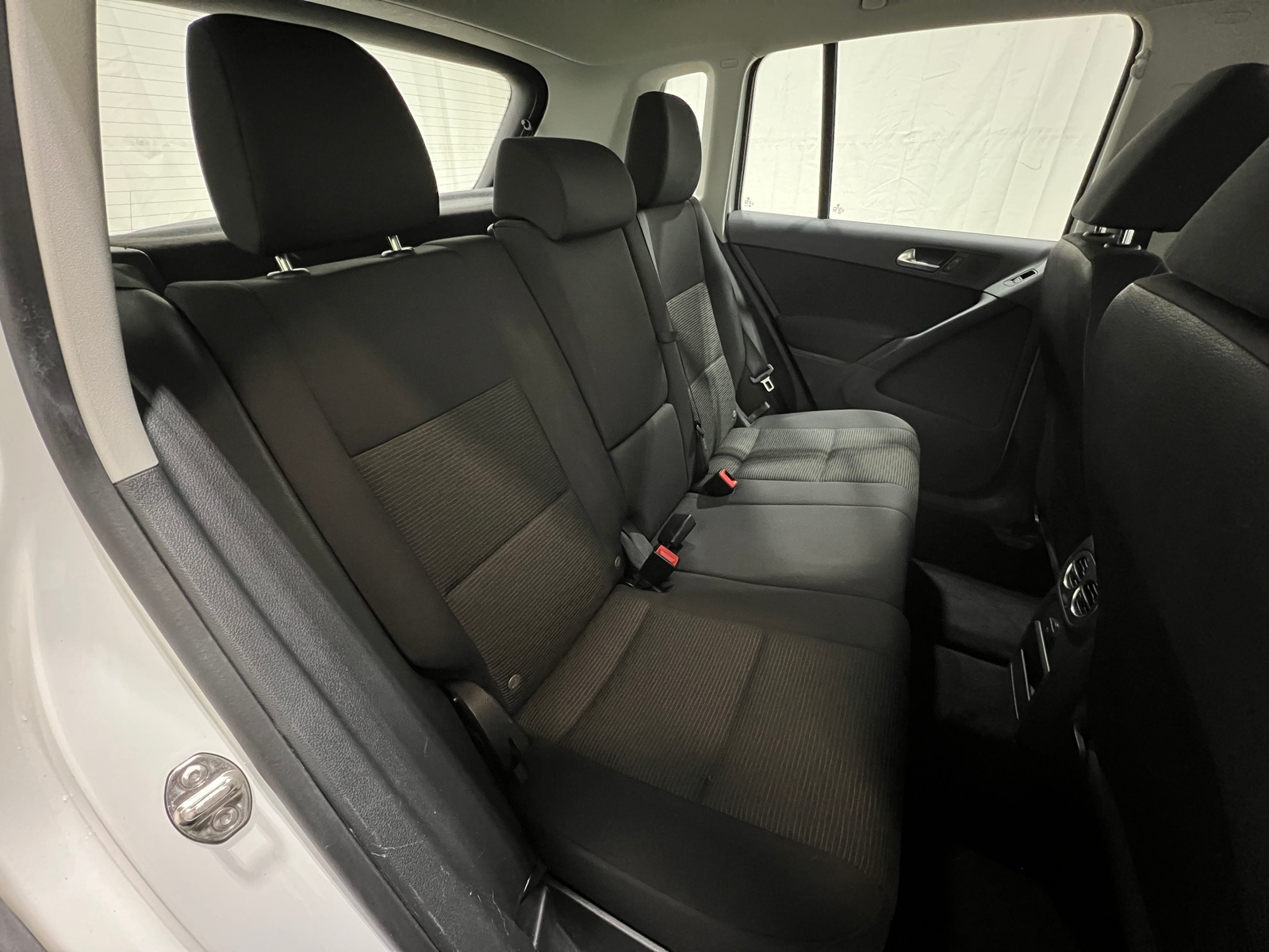 Thumbnail: 2018 Volkswagen Tiguan - 6