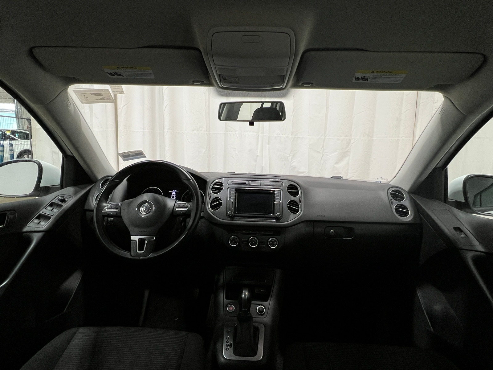 Thumbnail: 2018 Volkswagen Tiguan - 3