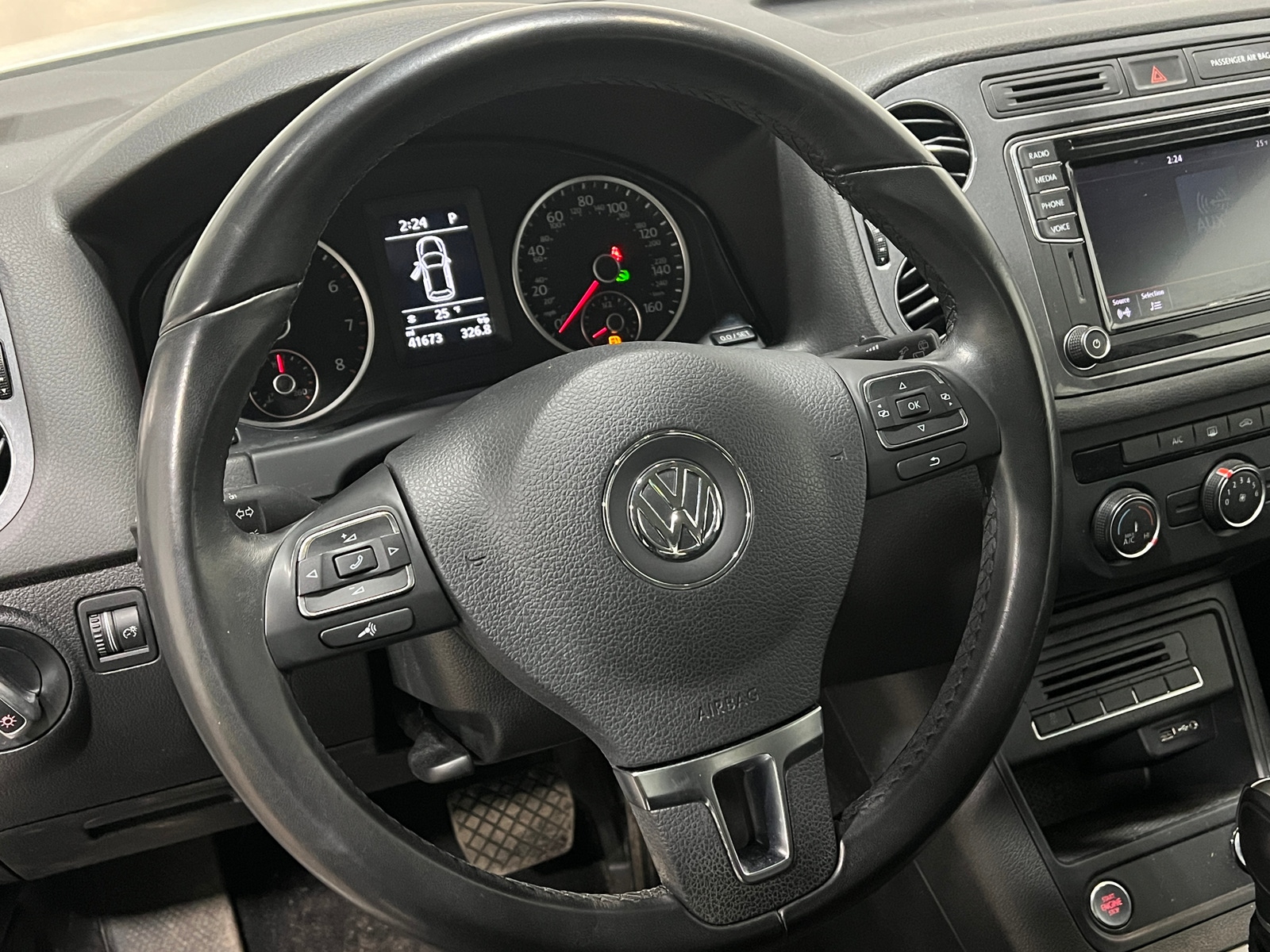 Thumbnail: 2018 Volkswagen Tiguan - 5