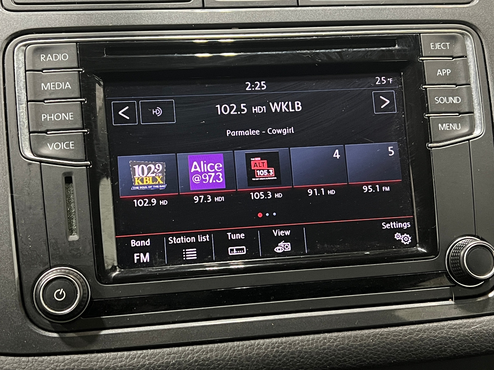 Thumbnail: 2018 Volkswagen Tiguan - 4