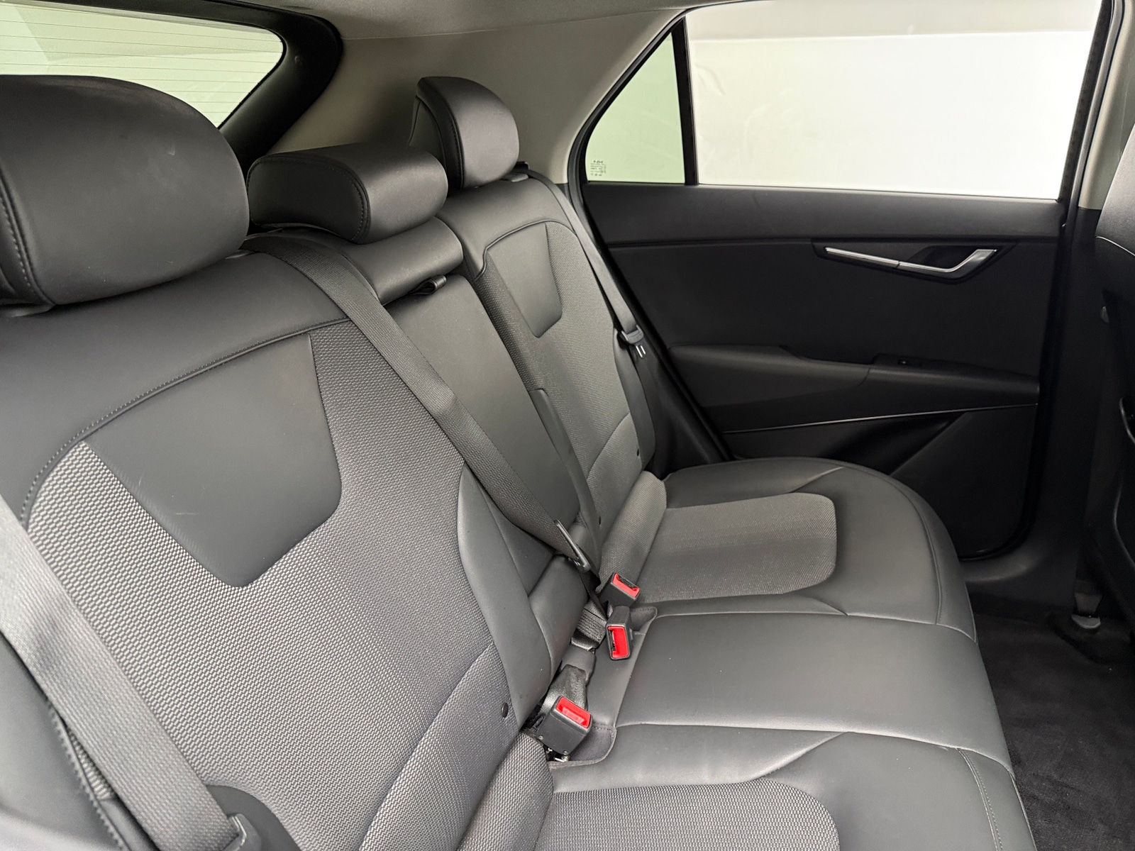 Thumbnail: 2024 Kia Niro - 6