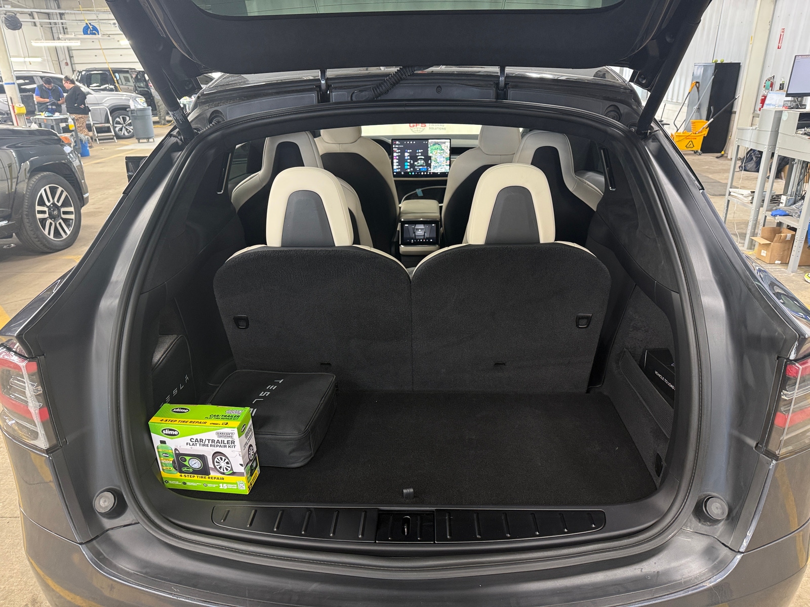 Thumbnail: 2022 Tesla Model X - 6