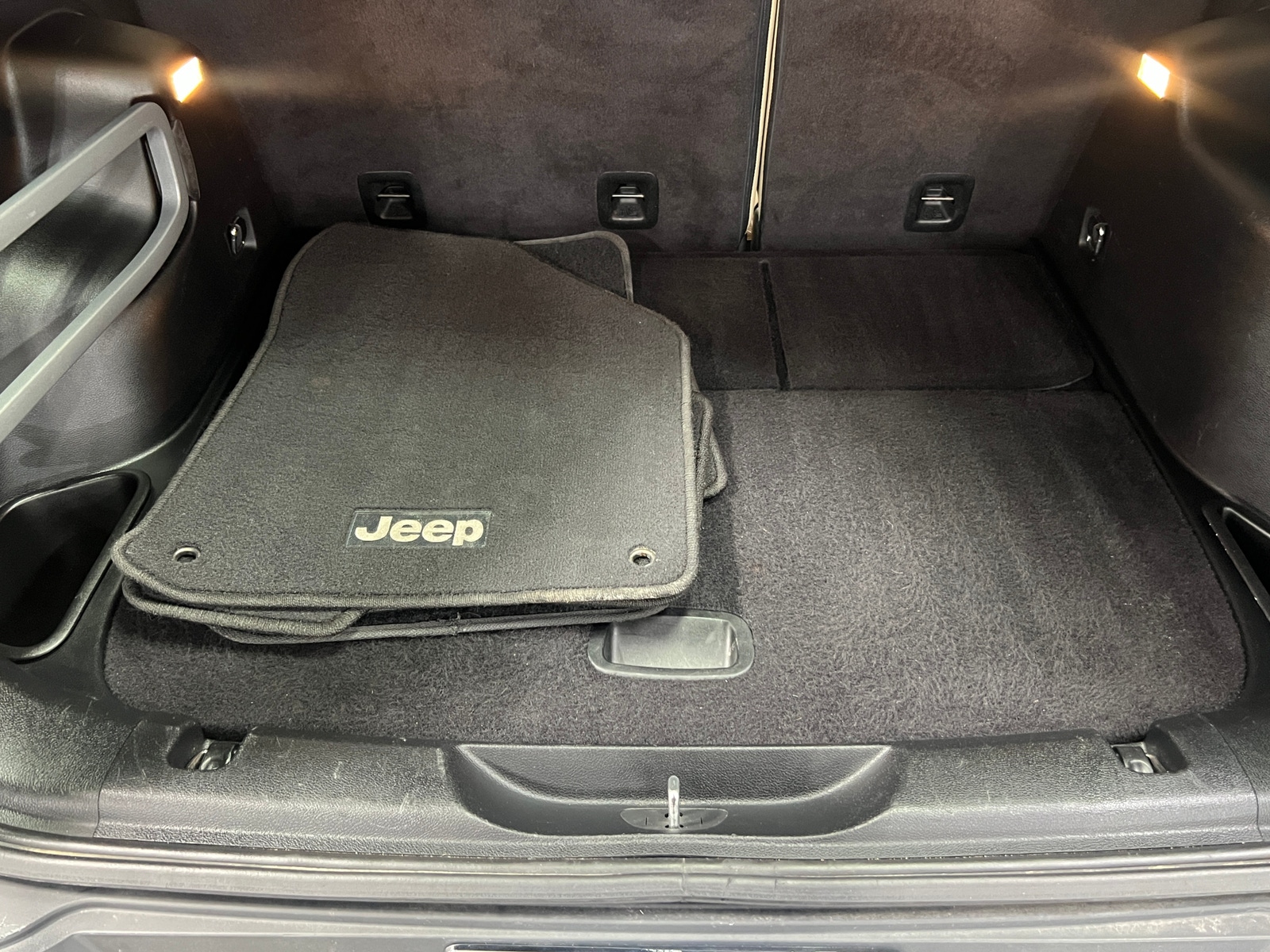 Thumbnail: 2015 Jeep Cherokee - 6