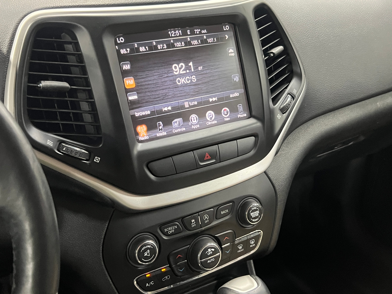 Thumbnail: 2015 Jeep Cherokee - 3