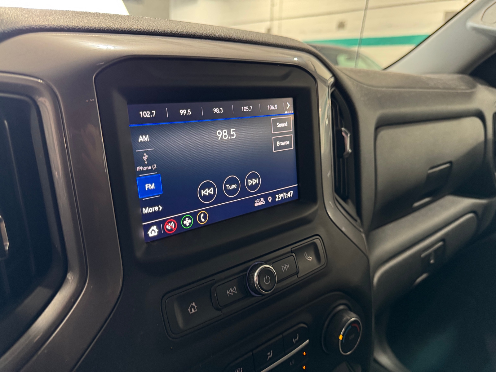 Thumbnail: 2021 Chevrolet Silverado 1500 - 4