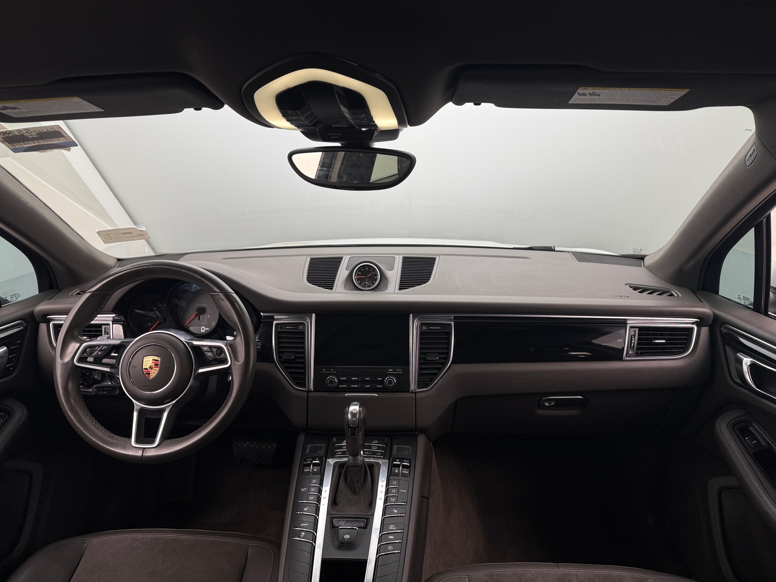 Thumbnail: 2017 Porsche Macan - 2