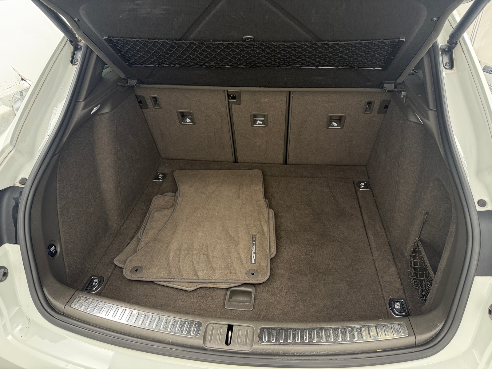 Thumbnail: 2017 Porsche Macan - 6