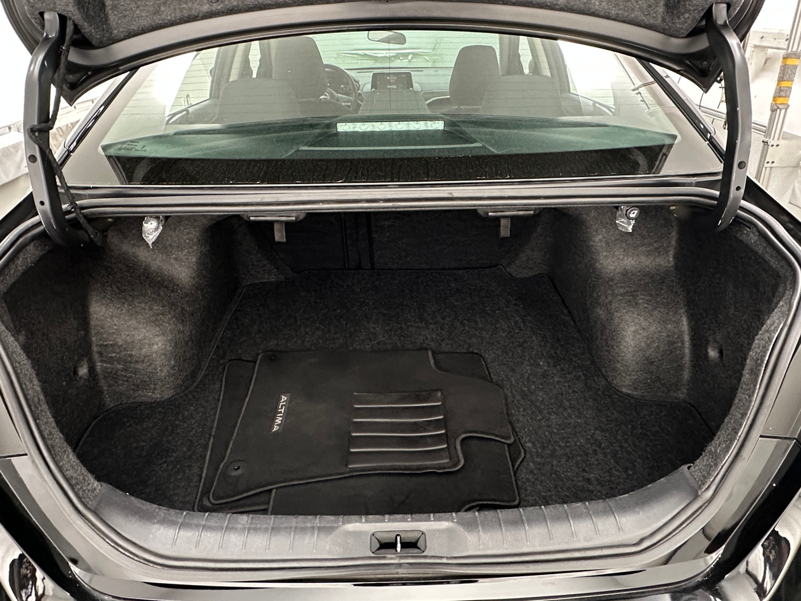 Thumbnail: 2025 Nissan Altima - 7