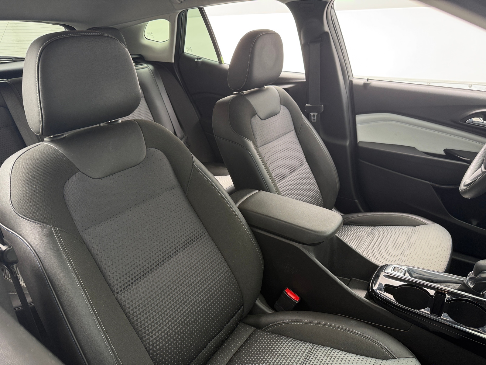 Thumbnail: 2025 Chevrolet Trax - 2