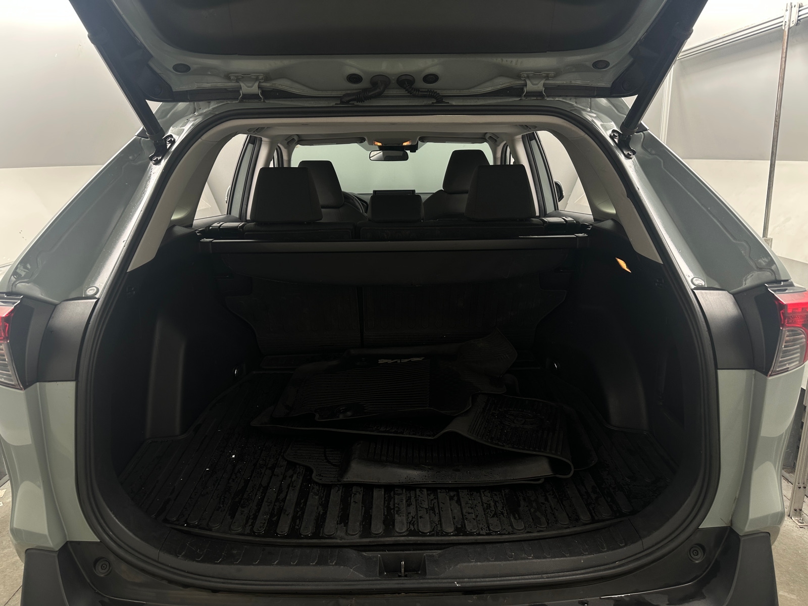 Thumbnail: 2020 Toyota RAV4 - 7