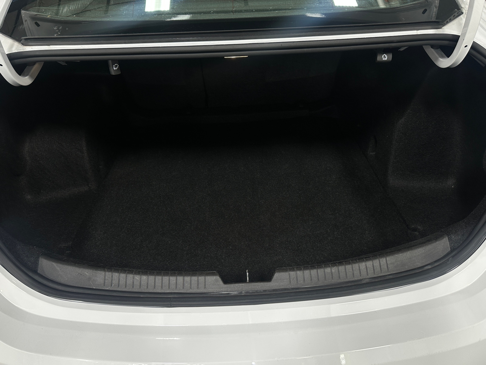 Thumbnail: 2024 Chevrolet Malibu - 7