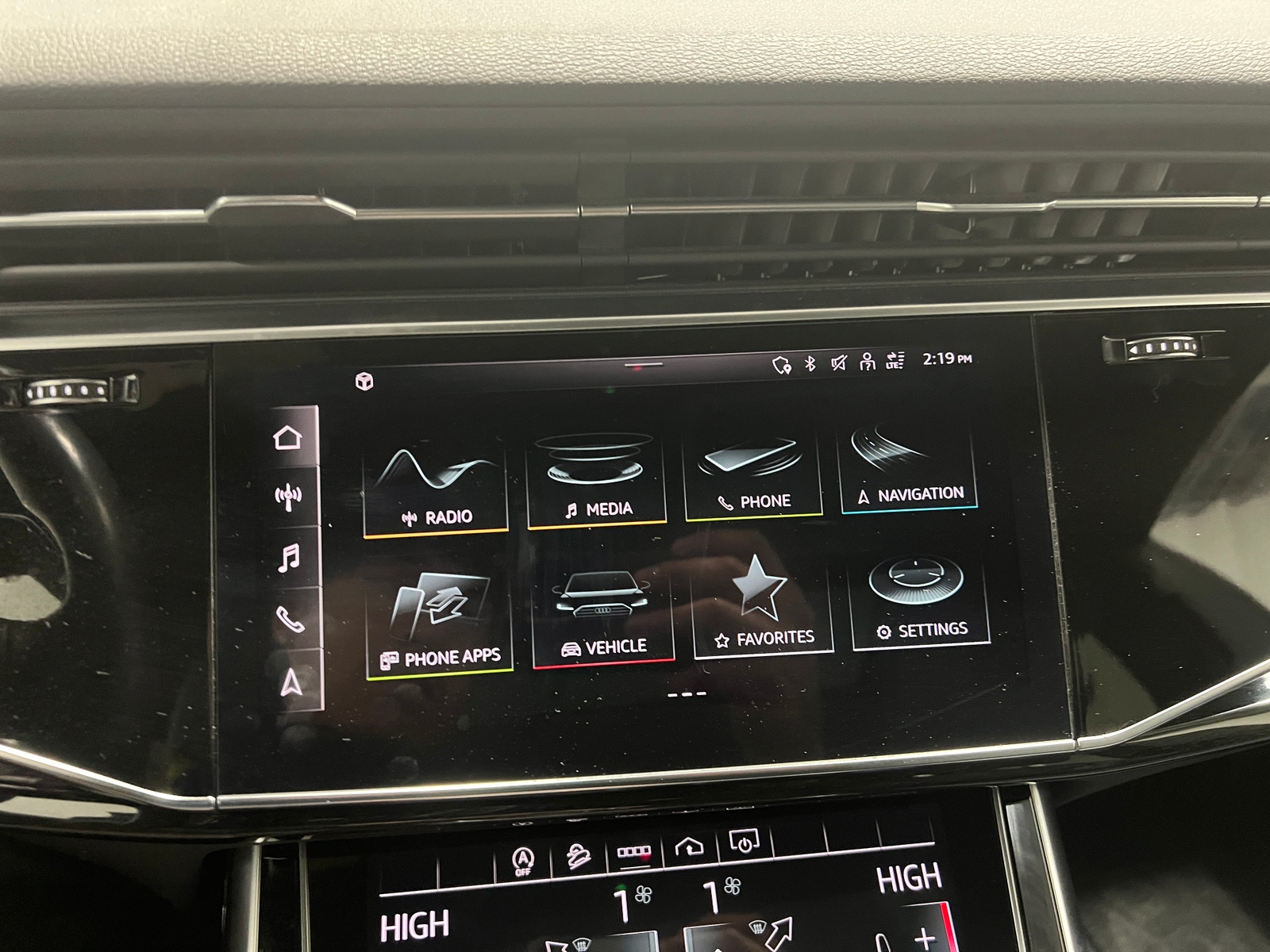 Thumbnail: 2021 Audi Q8 - 3