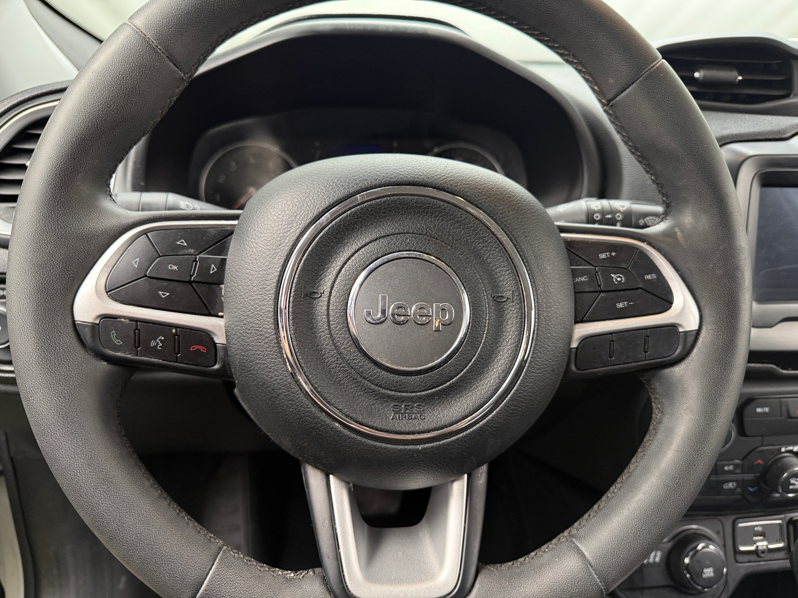 Thumbnail: 2018 Jeep Renegade - 5