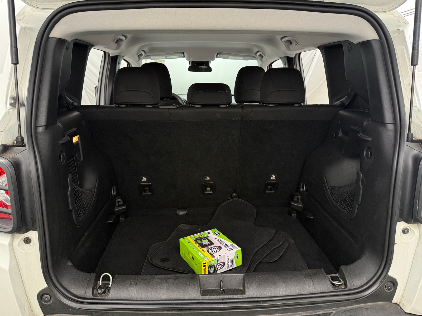 Thumbnail: 2018 Jeep Renegade - 7