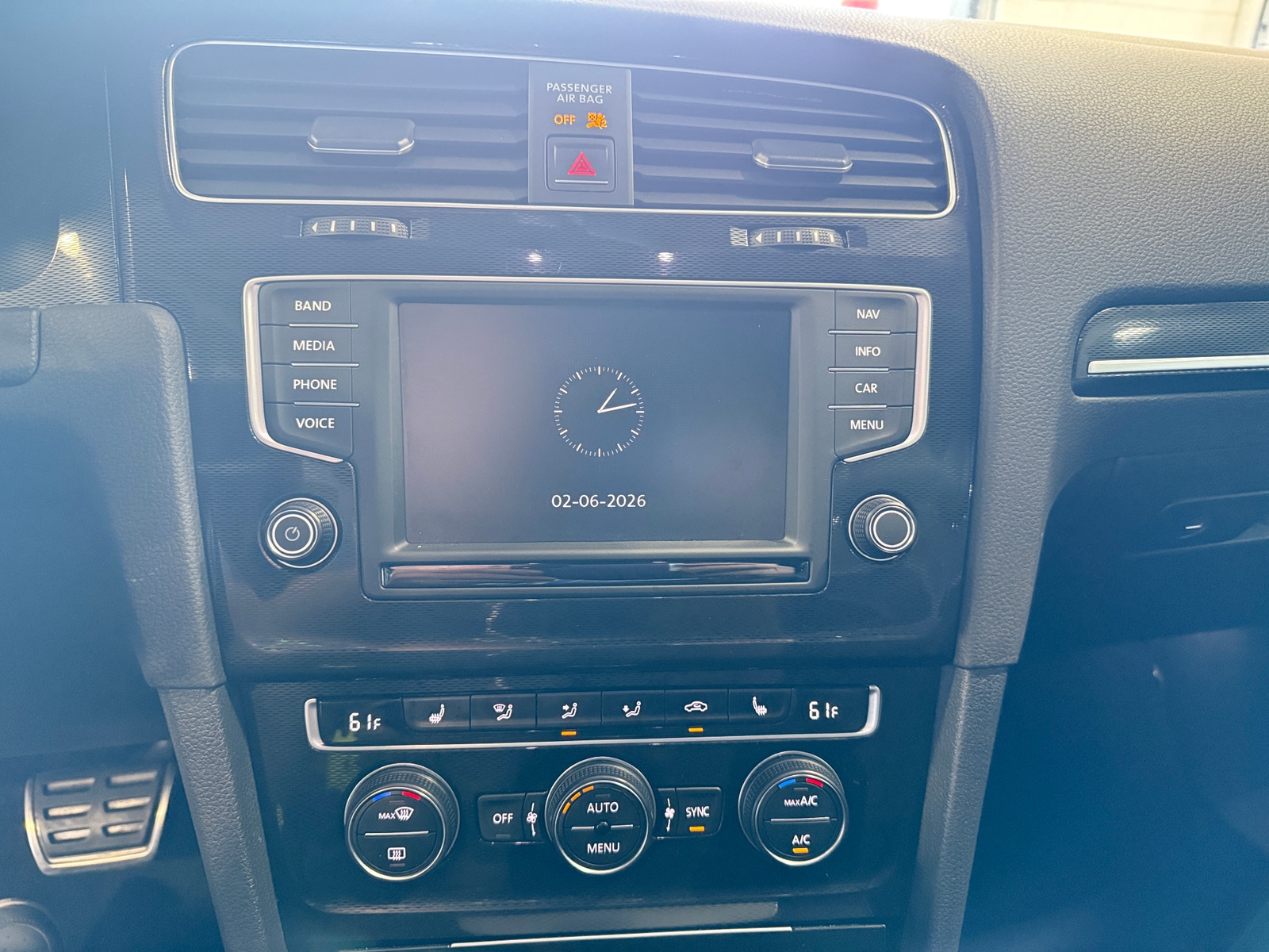 Thumbnail: 2016 Volkswagen Golf - 3