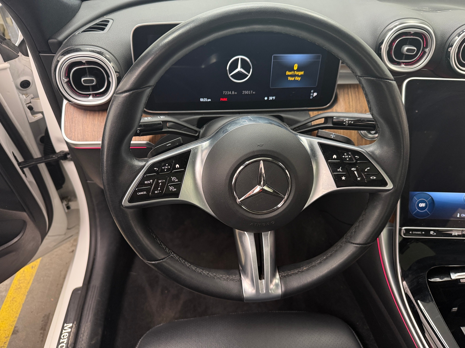 Thumbnail: 2023 Mercedes-Benz C-Class - 4