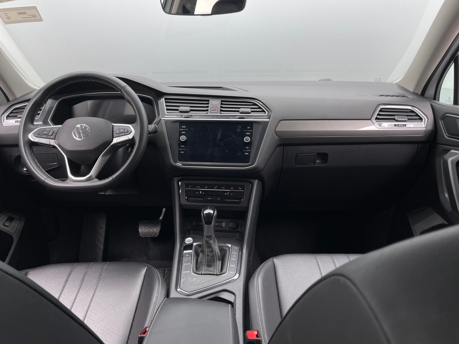 Thumbnail: 2024 Volkswagen Tiguan - 2