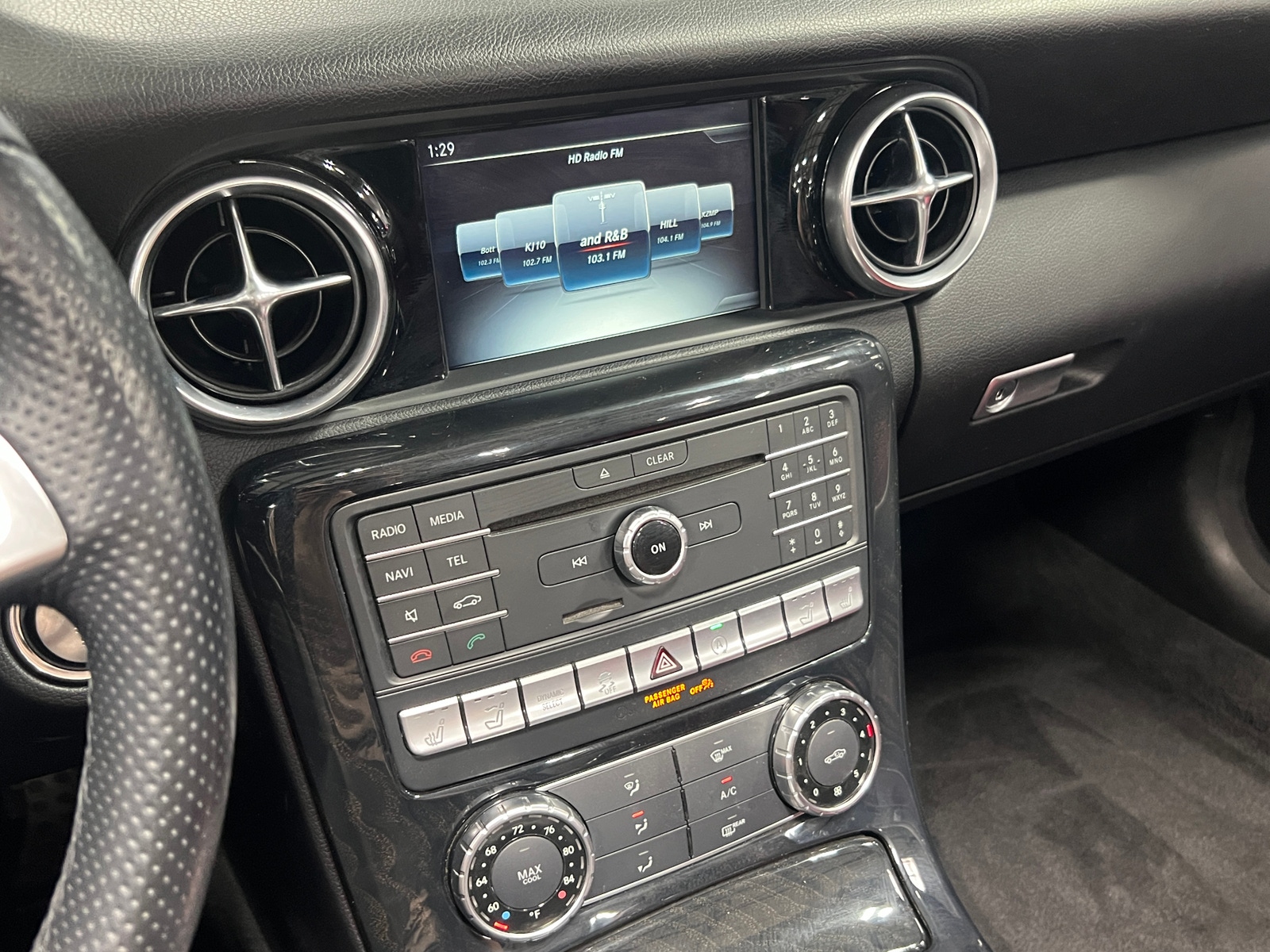 Thumbnail: 2018 Mercedes-Benz SLC - 4