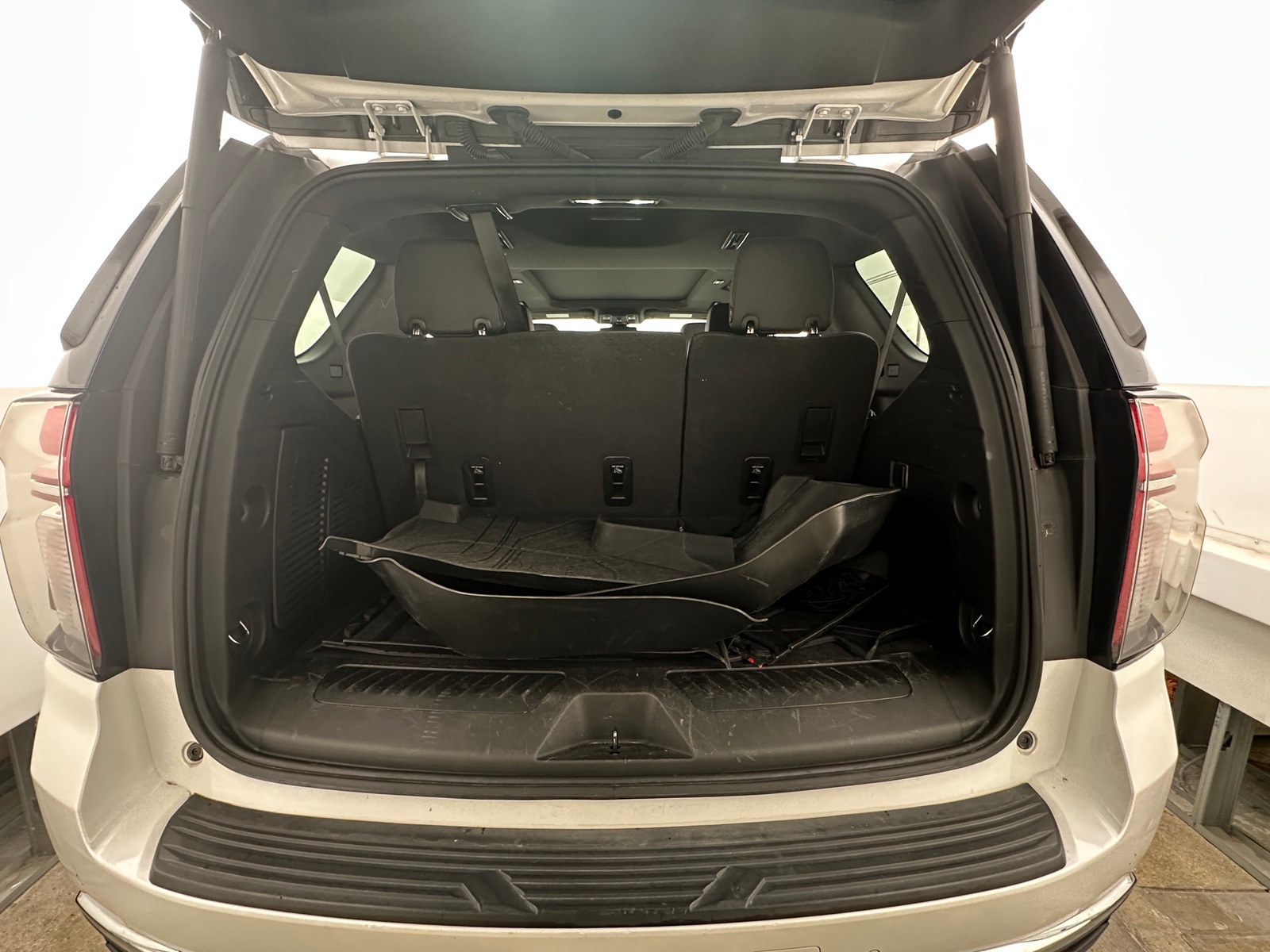 Thumbnail: 2022 Chevrolet Tahoe - 6