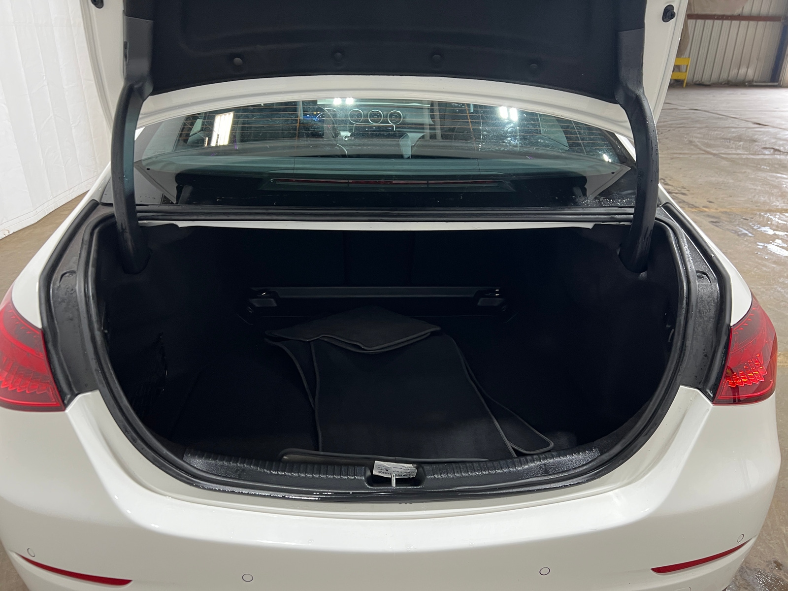 Thumbnail: 2024 Mercedes-Benz C-Class - 6