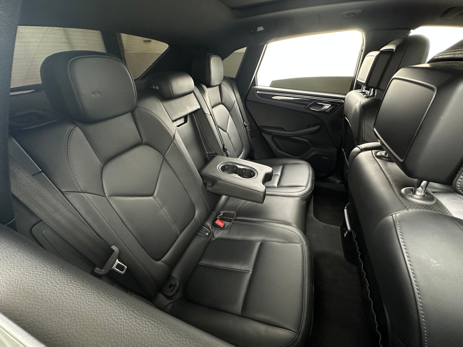 Thumbnail: 2021 Porsche Macan - 5