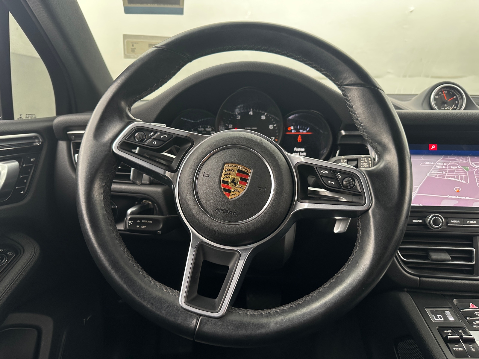 Thumbnail: 2021 Porsche Macan - 4