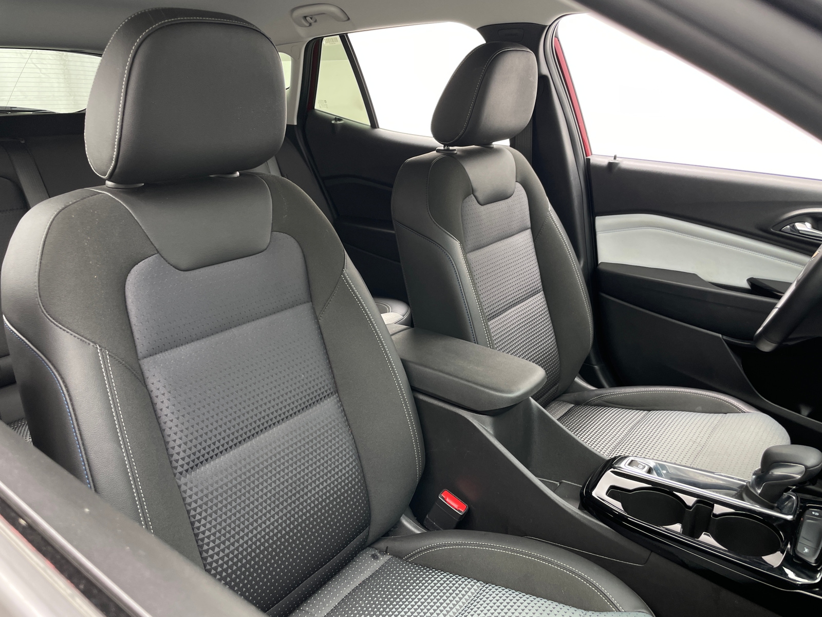 Thumbnail: 2025 Chevrolet Trax - 2