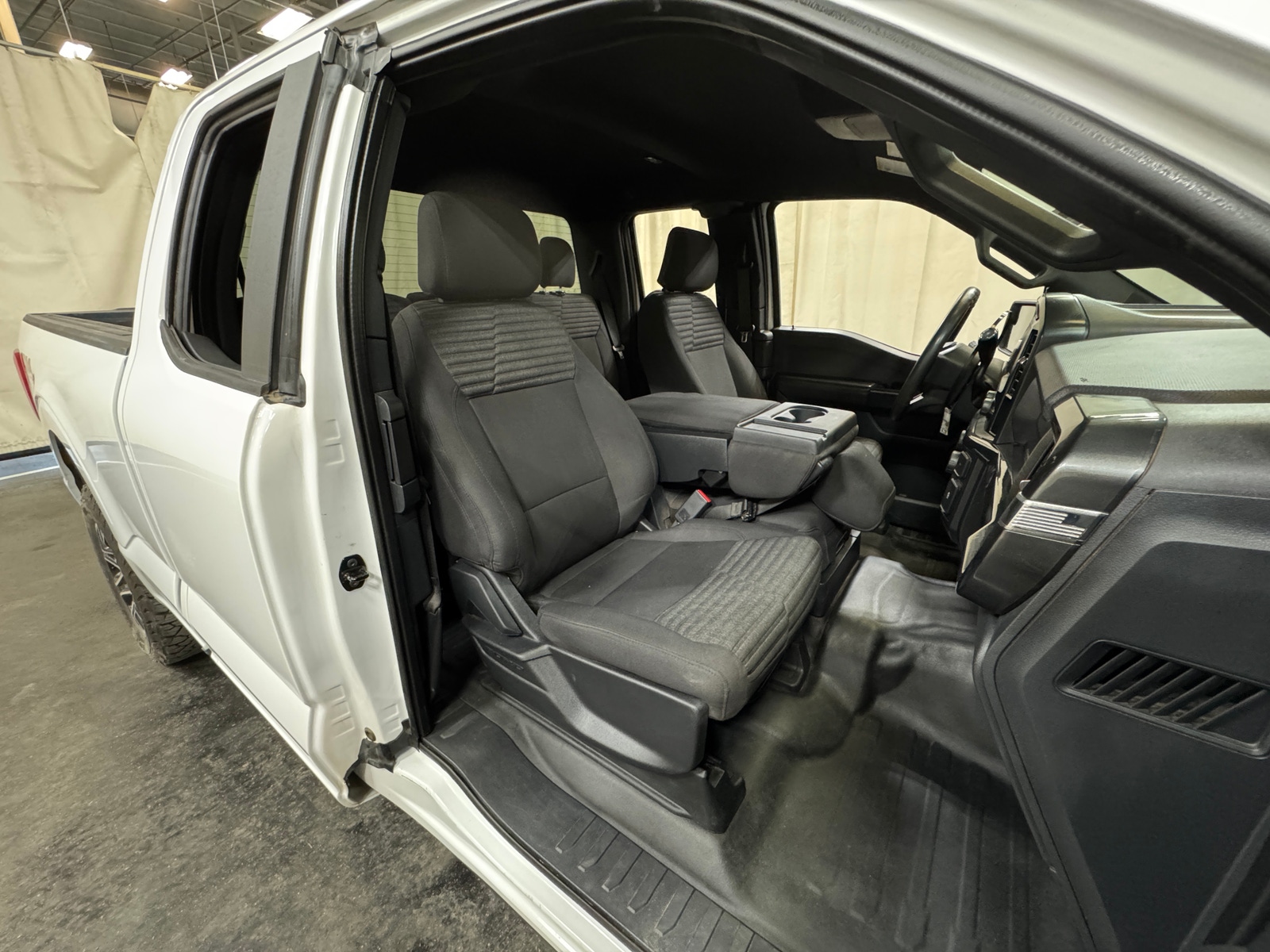 Thumbnail: 2022 Ford Econoline - 2