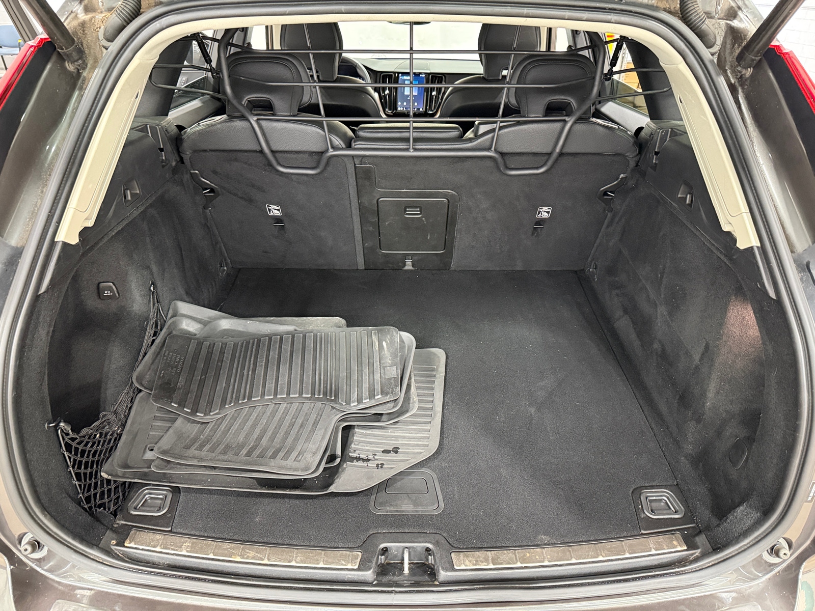 Thumbnail: 2022 Volvo XC60 - 7