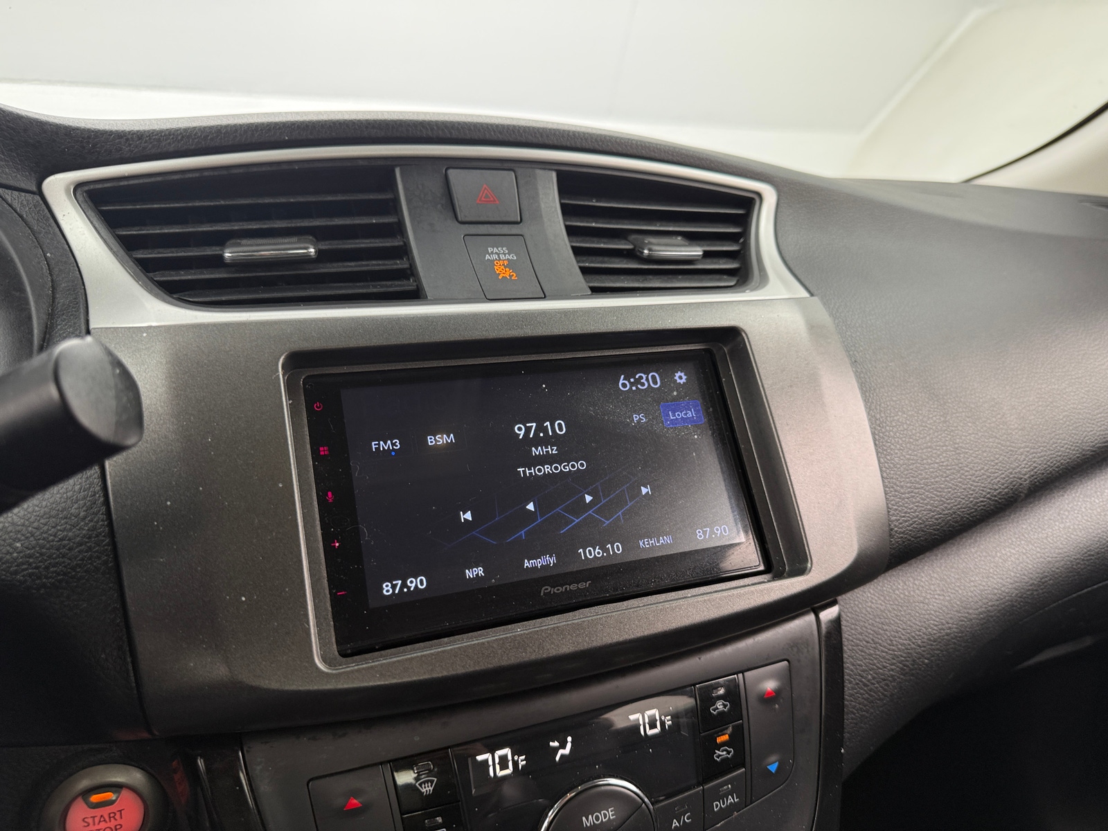 Thumbnail: 2018 Nissan Sentra - 3