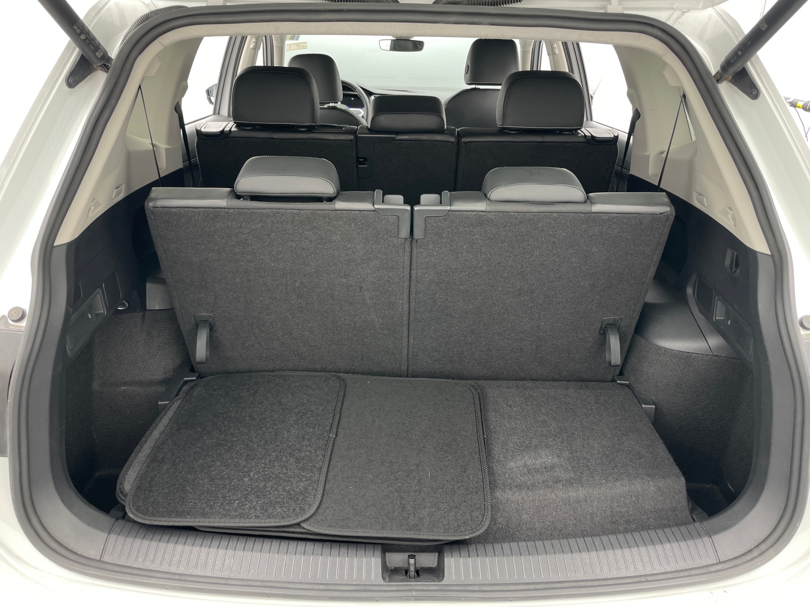 Thumbnail: 2024 Volkswagen Tiguan - 6