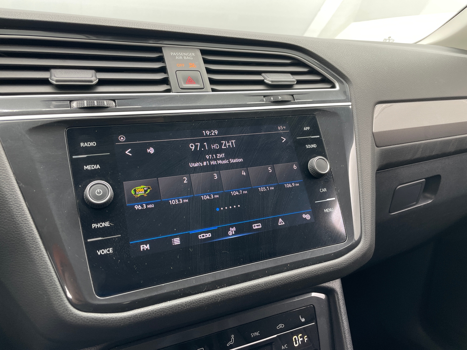 Thumbnail: 2024 Volkswagen Tiguan - 3