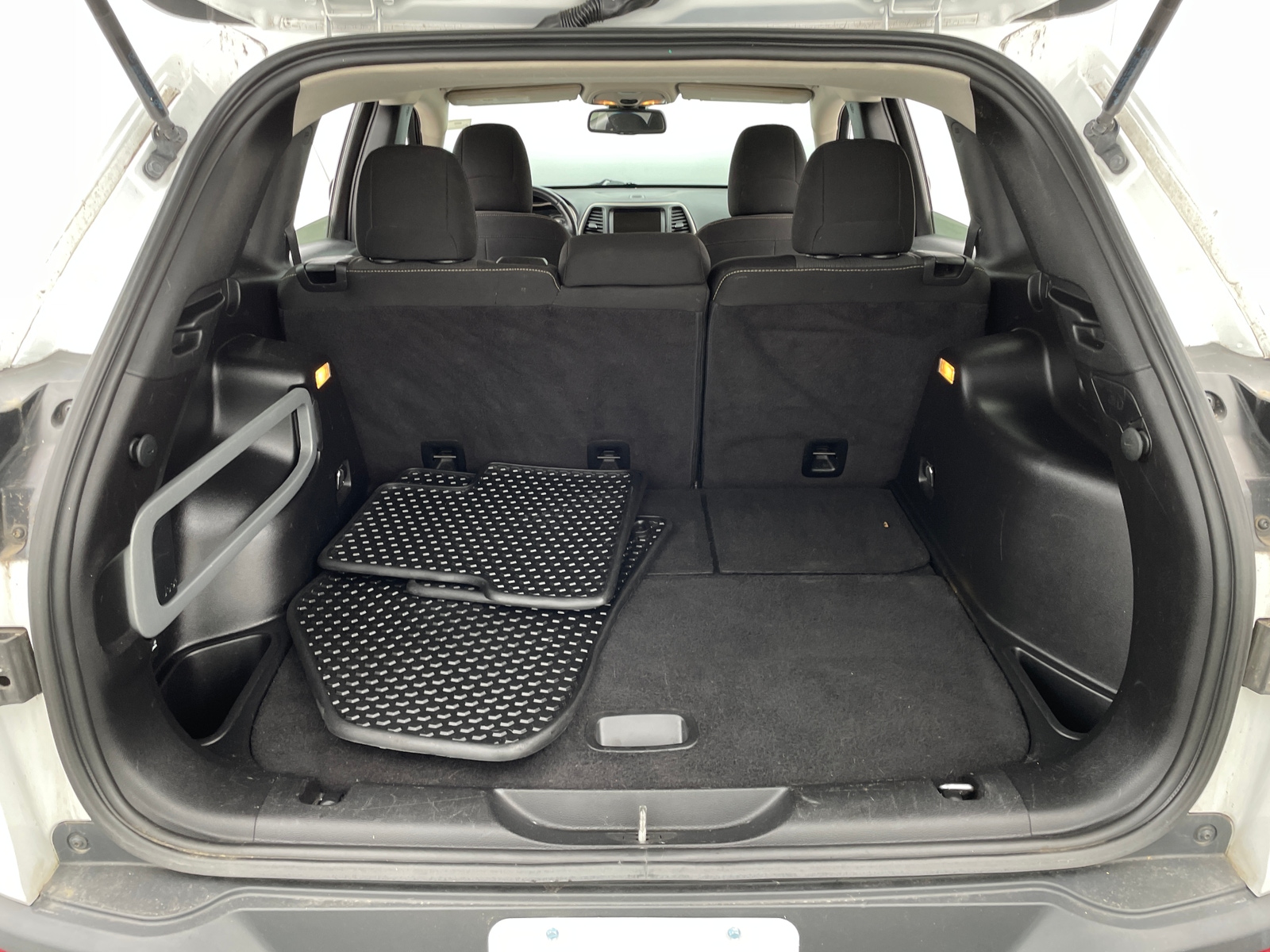 Thumbnail: 2016 Jeep Cherokee - 7