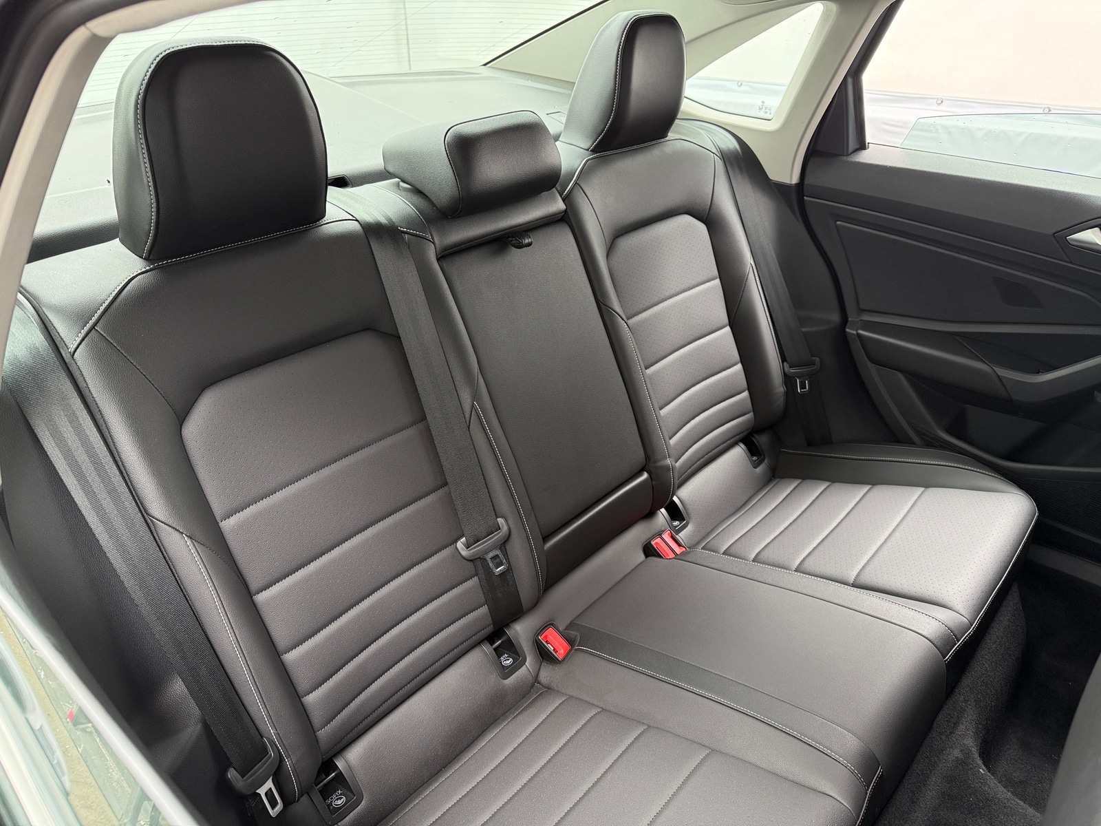 Thumbnail: 2022 Volkswagen Jetta - 5