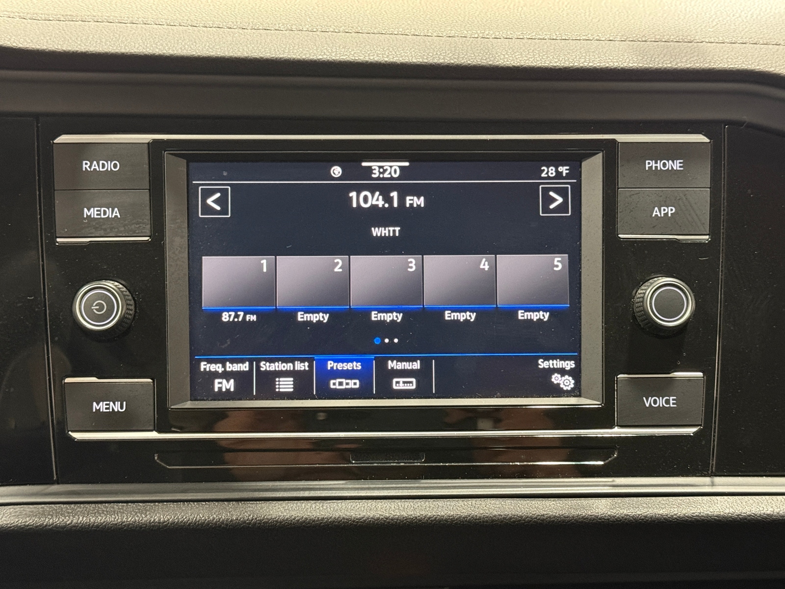 Thumbnail: 2022 Volkswagen Jetta - 3