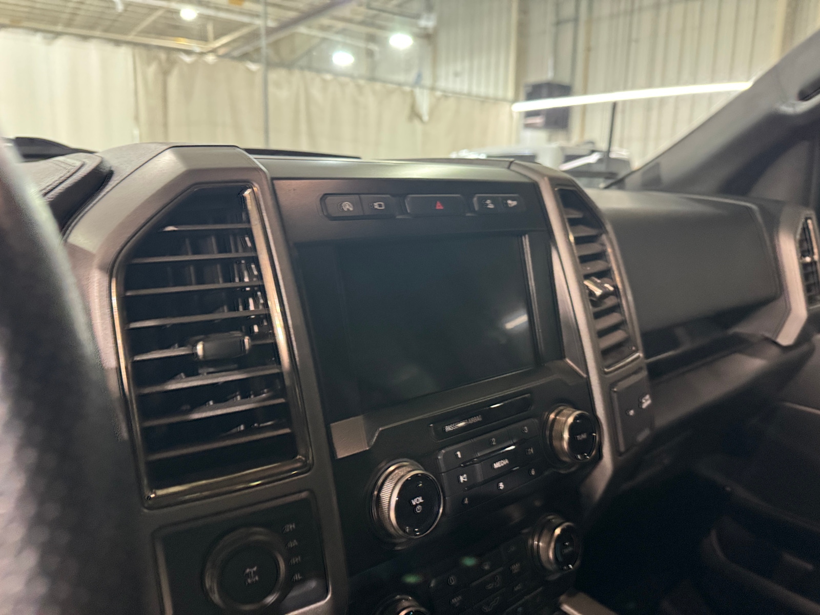 Thumbnail: 2020 Ford Econoline - 3