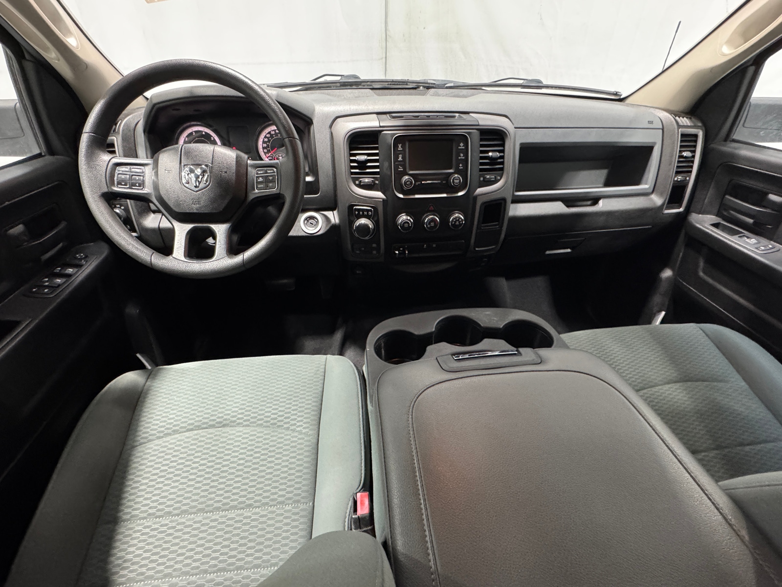 Thumbnail: 2019 RAM 1500 Classic - 3