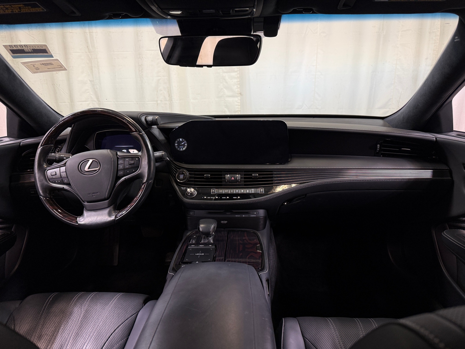 Thumbnail: 2022 Lexus LS - 2