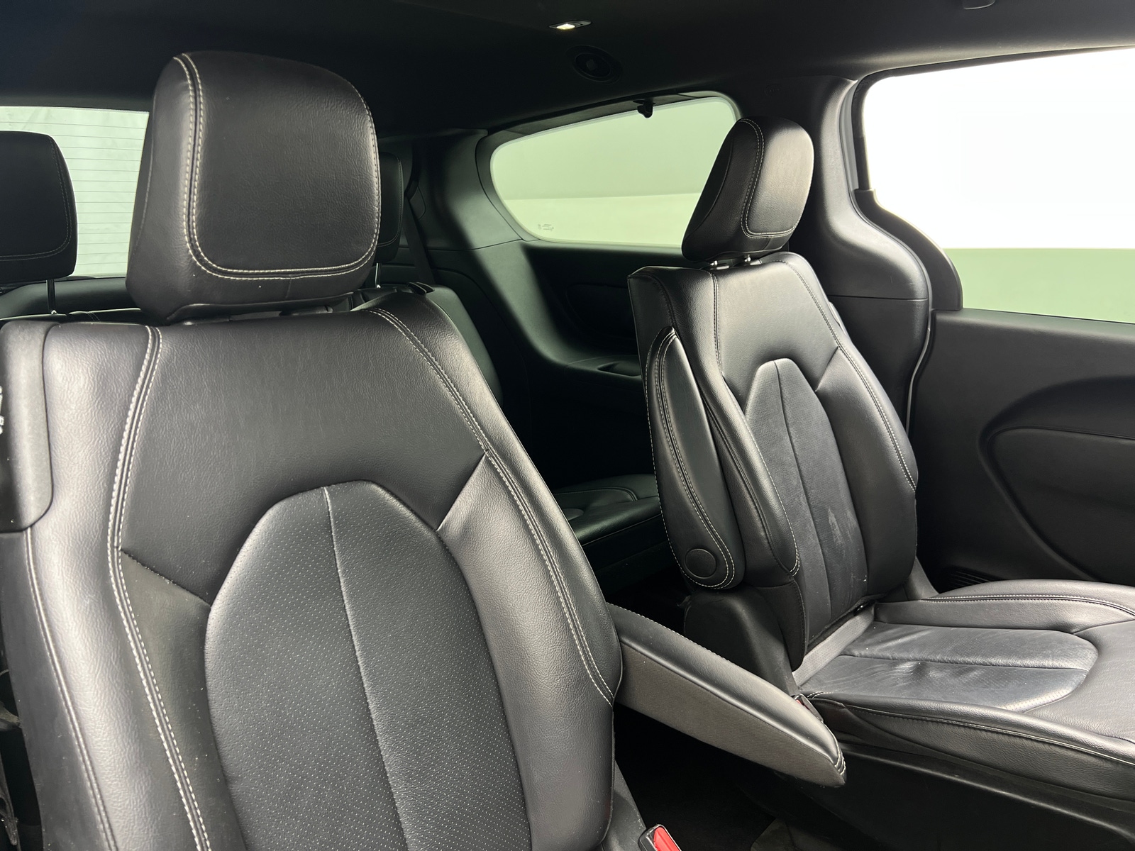 Thumbnail: 2022 Chrysler Pacifica - 5