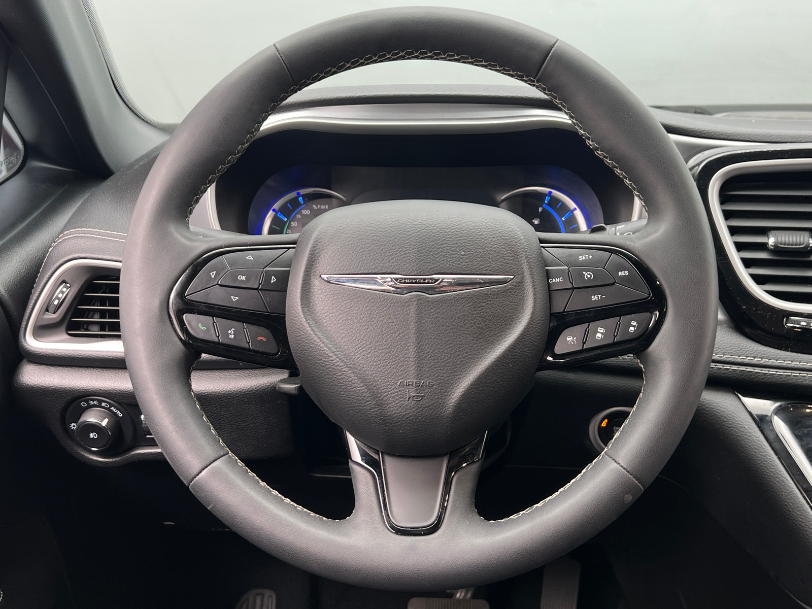 Thumbnail: 2022 Chrysler Pacifica - 4