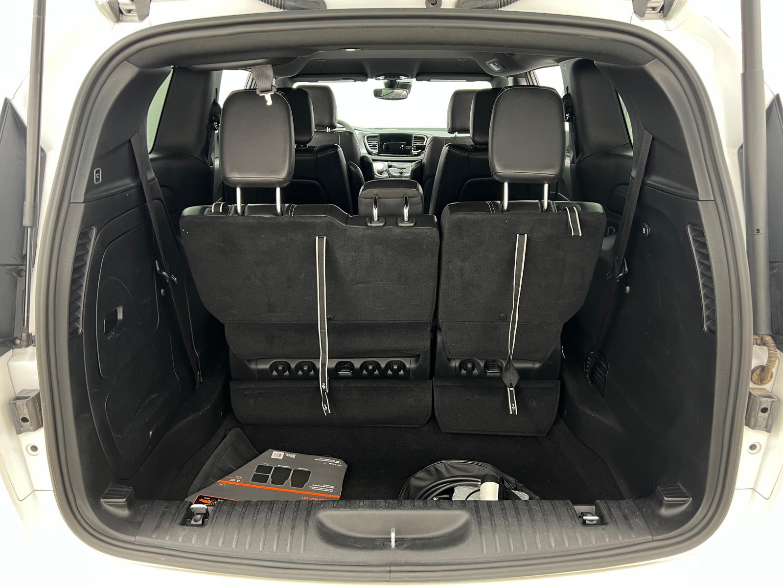 Thumbnail: 2022 Chrysler Pacifica - 6