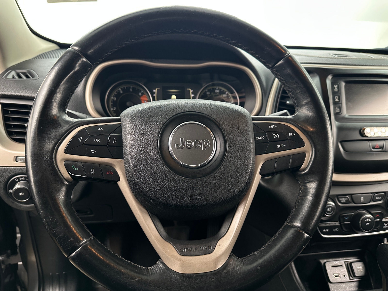 Thumbnail: 2016 Jeep Cherokee - 5